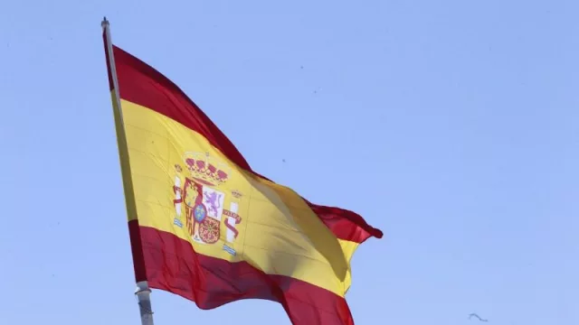 España mantiene en A2 (riesgo bajo) su calificación de riesgo país, a pesar de las primeras señales desaceleración en el sector de la automoción