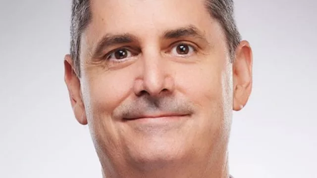 Barrick designa a Mark Hill como CEO interino tras la salida de Mark Bristow