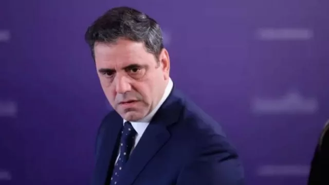 Sacudón en YPF: renunció Carlos Bastos y lo reemplaza Lisandro Catalán en el directorio