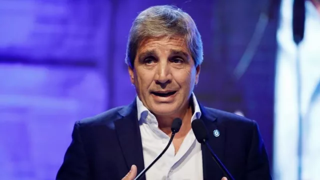 Energía y minería, los motores del nuevo superávit externo que proyecta Caputo