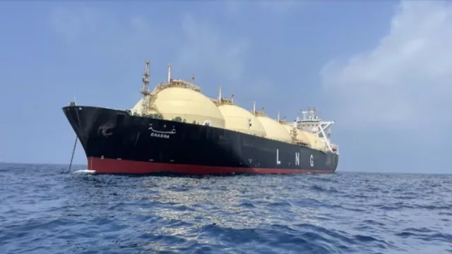 El Gobierno habilita al sector privado a importar y comercializar GNL (y redefine el rol de Enarsa)