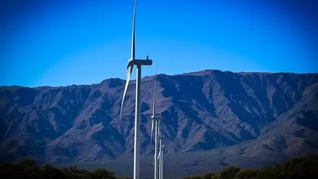 PCR firma contrato de energía renovable con Piedra Grande