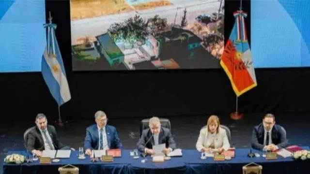 Jalil proyecta más producción de litio y consolida a la minería como motor económico (empleo e inversiones)