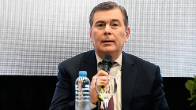Feria del Libro de Santiago: Zamora destacó su continuidad y habló del escenario económico
